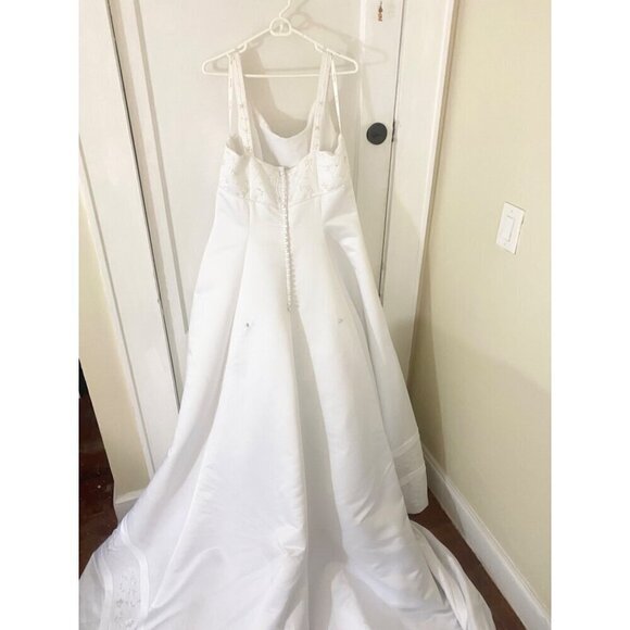 Oleg Cassini Women's A Line Caviar Beaded Weddiing Dress With Train - 20 - Picture 3 of 16